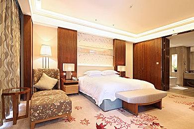 国产恐怖游戏《迷离诡夜》：挽救NPC获美女好感